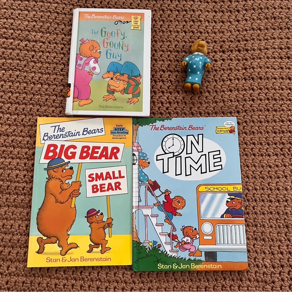 Berenstein Bears Book Bundle 3 Books with Vintage Mama Bear Figurine